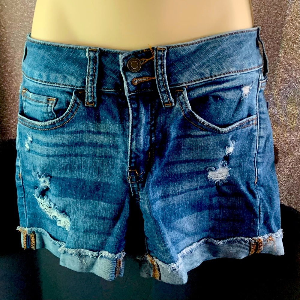 Juniors cuffed jean shorts